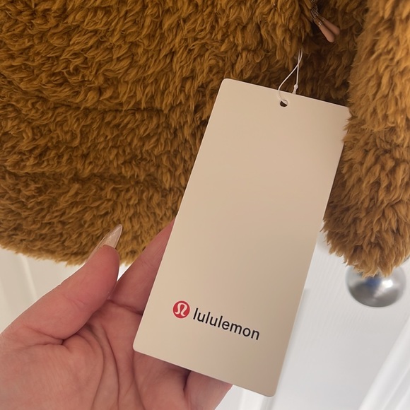 Lululemon - Picture 4 of 4